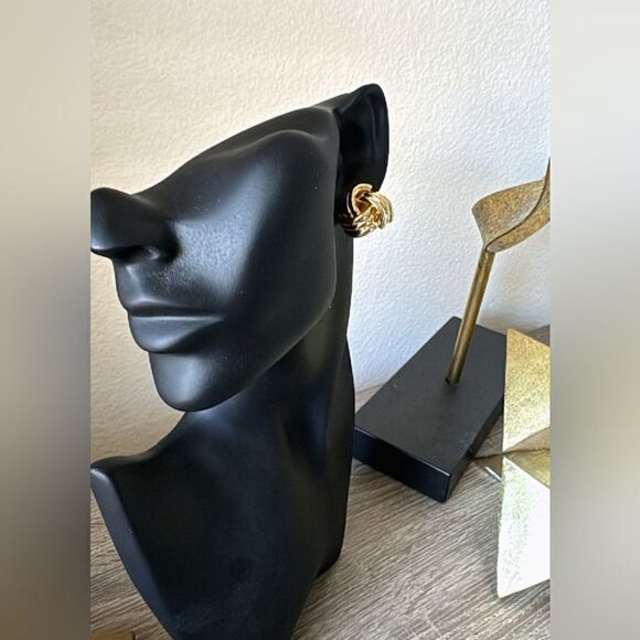 Vintage style clip-on earrings A843 - Picture 5 of 5